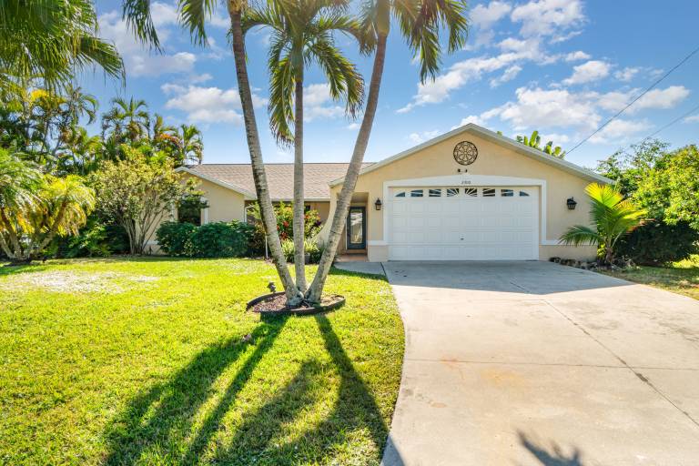 Child-friendly beautiful house with private pool & BBQ | Water view | Pets are welcome — photo 2