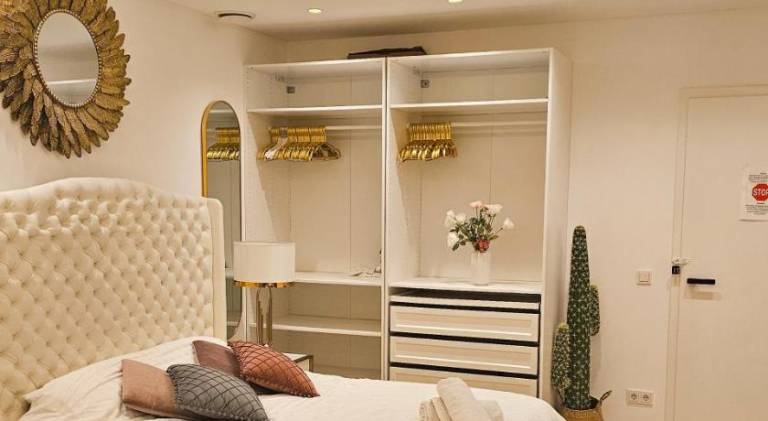 Amazing central apartment - Pool Gym Sauna extra buchbar in Munich