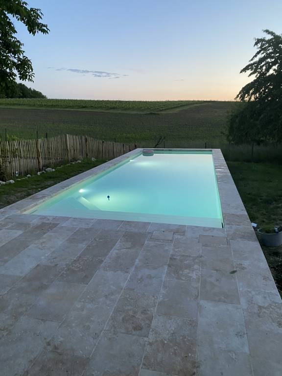 Vacation home with barbeque, patio & private pool — photo 3