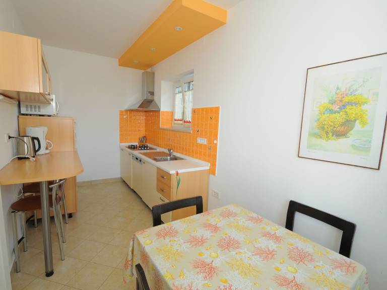 Apartment with grill — photo 3