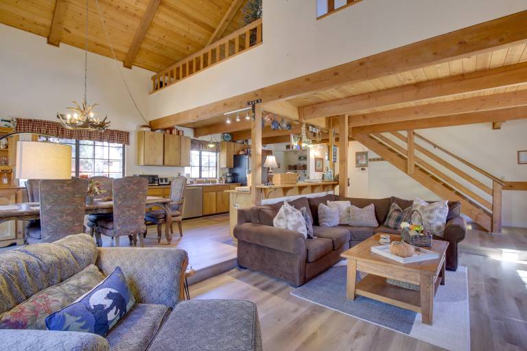 ‘Dancing Bear Lodge’  1 Mi to Big Bear Lake! — photo 4