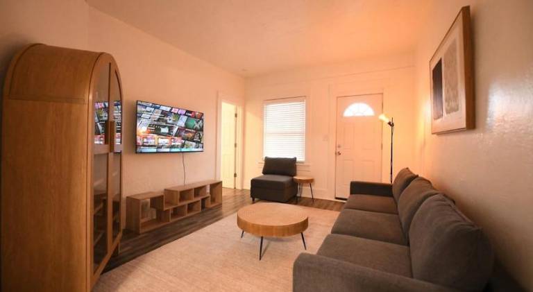 Rental apartment | Next to the beach | Pets are welcome in Cleveland, OH