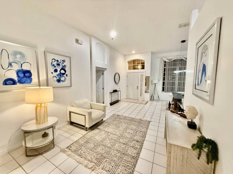 Vacation home with garden & pool — photo 3