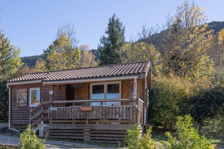 Chalet 'Montana 5_4 Pers' with Mountain View, Shared Pool and Wi-Fi in Foix