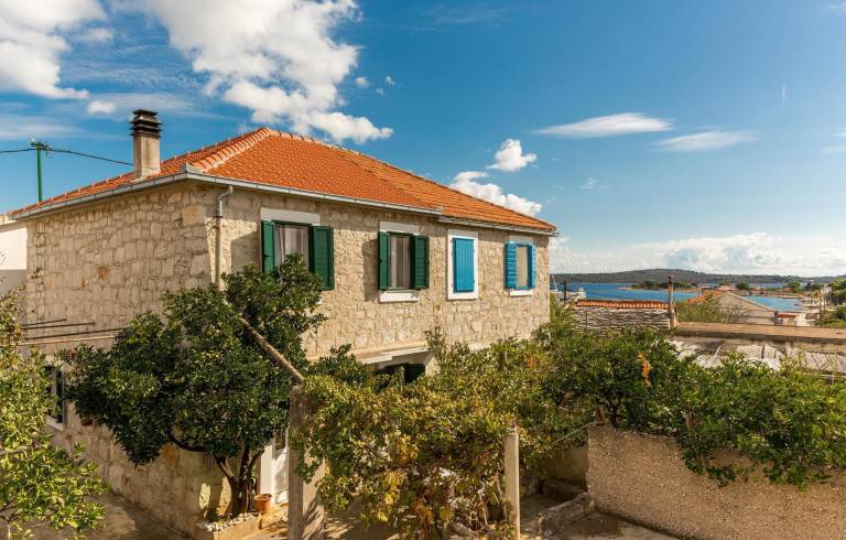 Apartman Drvenik Mali