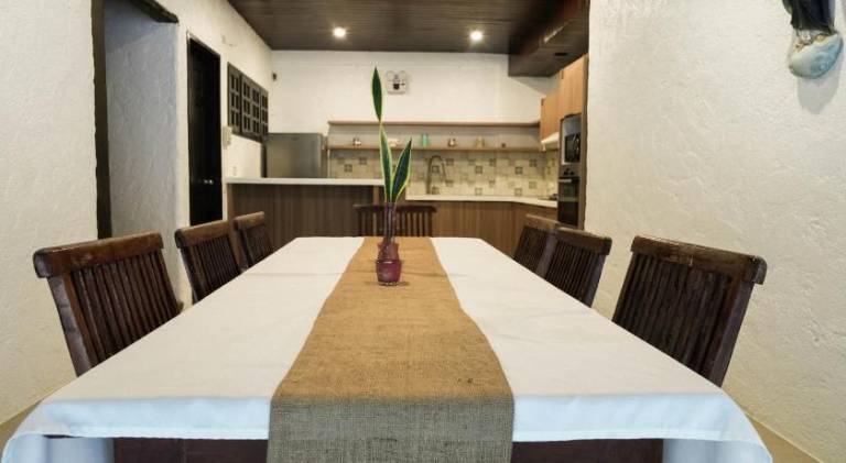 Nice house with hot tub & pool | Pet-friendly — photo 4