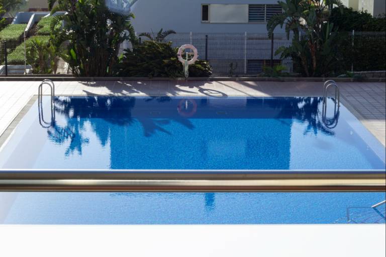 Rental apartment with terrace & pool | Mountain view — photo 2