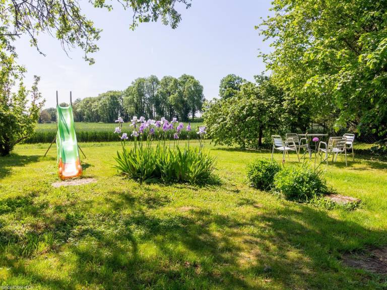 Stone house with garden, pool and guest dining — photo 5