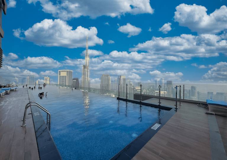 House with pool & jacuzzi | Next to Burj Khalifa in Dubai