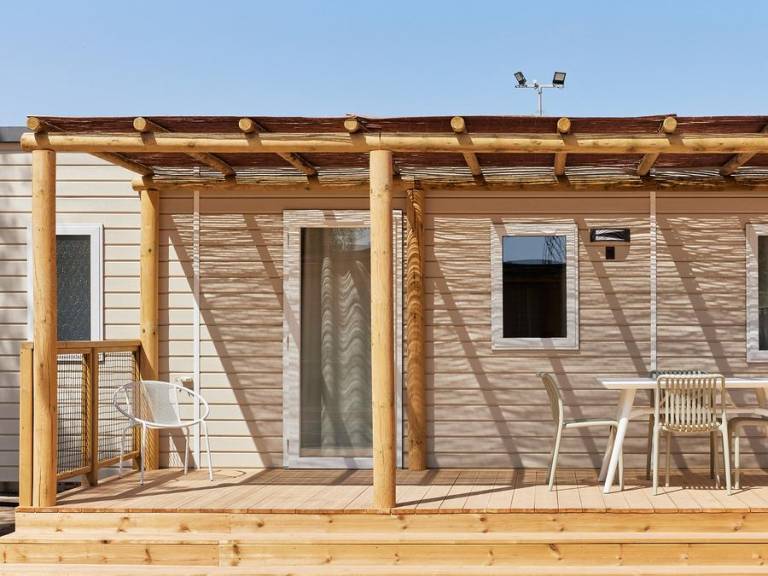 Wonderful mobile home with pool & patio | Garden view | Pets allowed — photo 5