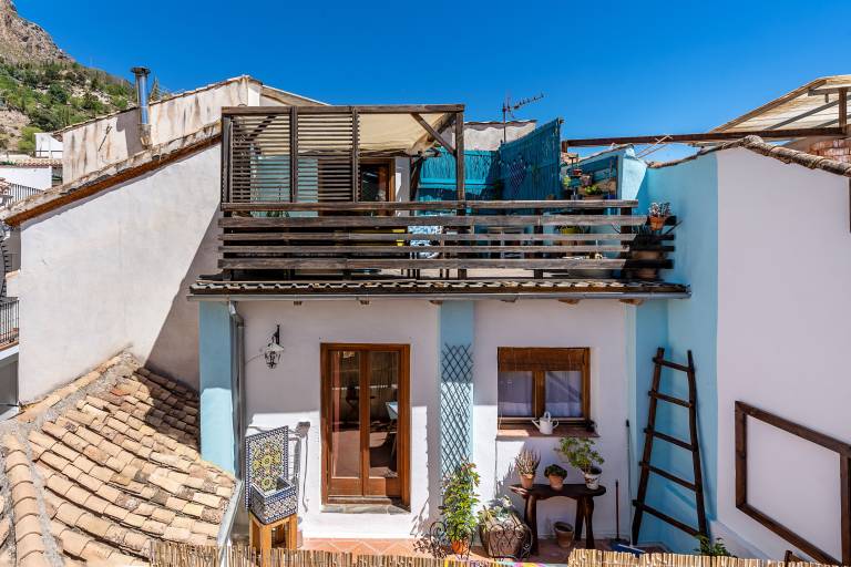 Family-oriented beautiful vacation home with terrace, grill & fast internet | River view | Suitable for remote work | Pets allowed — photo 3