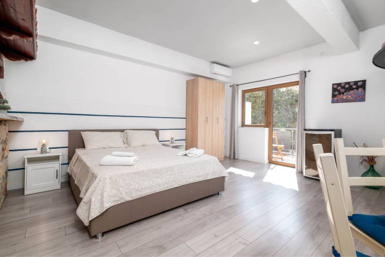 Private room with patio in Rovinj