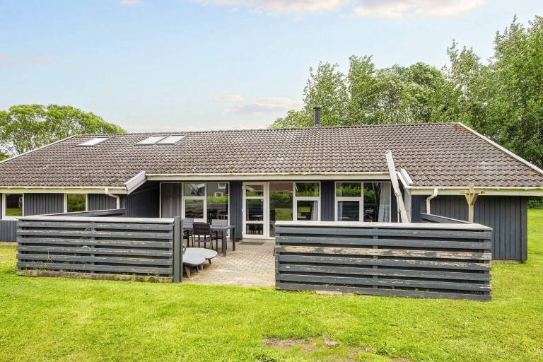 Fully equipped vacation home with pool & sauna | Next to the beach | Pets are welcome — photo 4