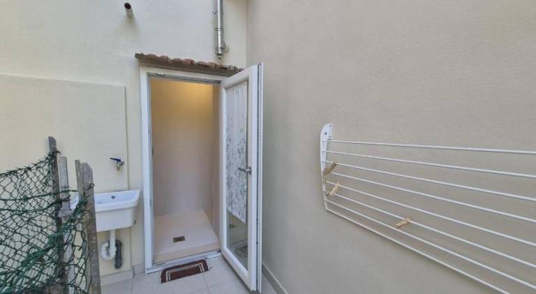 Villa with 2 rooms for 6 persons — photo 5