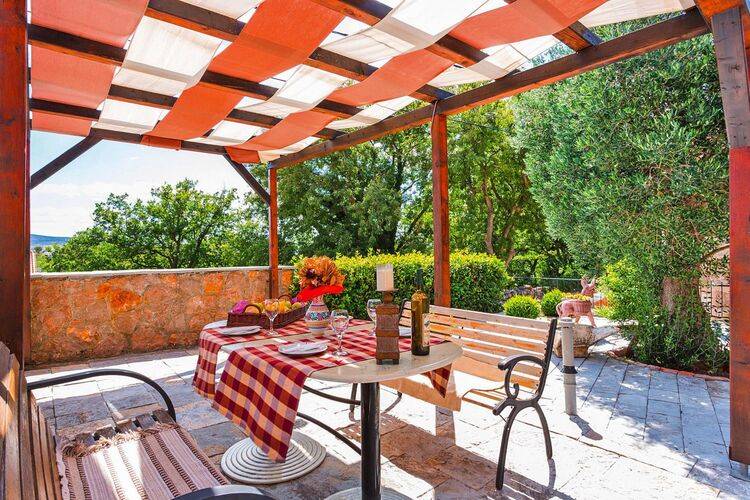 Fully equipped big vacation home with terrace, barbecue & yard | Pet-friendly — photo 5