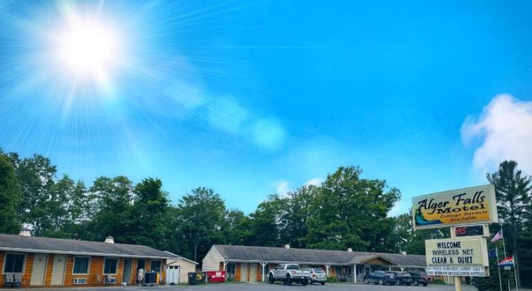 Alger Falls Motel — photo 4