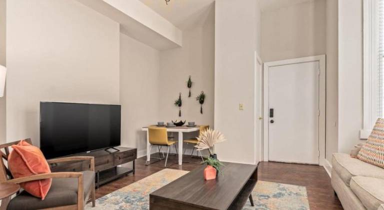 3-BR Soccer Stadium- Fast Drive to OTR - Downtown — photo 2