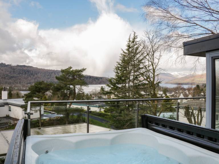 Cottage with jacuzzi & garden | Beach view — photo 2
