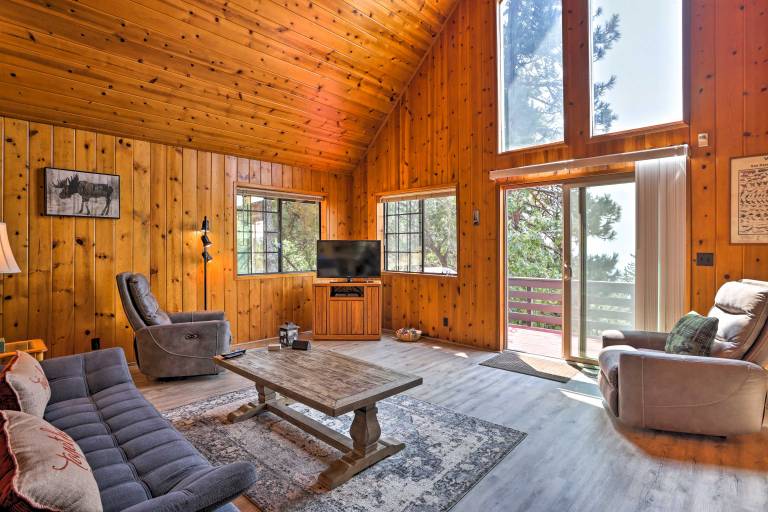 A-Frame Cali Cabin w/ Unobstructed Valley Views! — photo 4