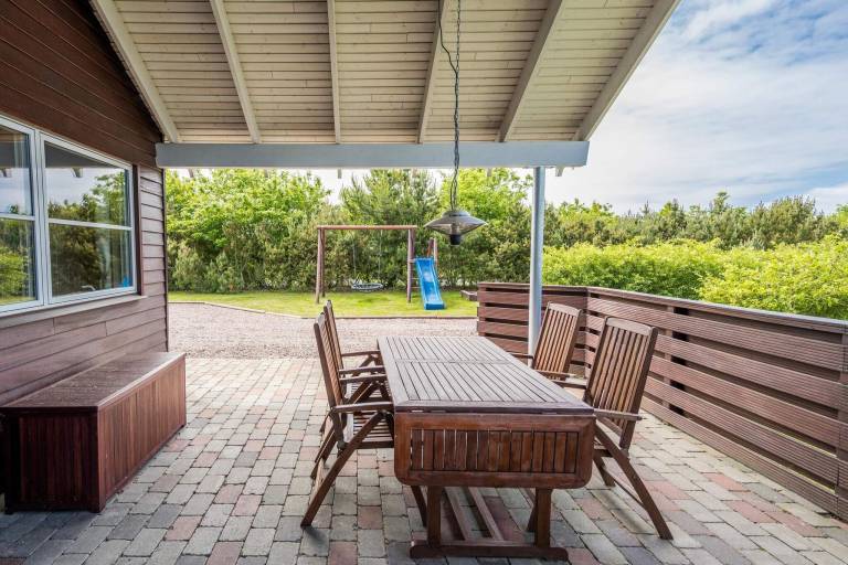 Vacation home with jacuzzi, grill & yard | Pets are welcome — photo 2
