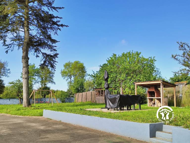 Fully equipped cottage with barbecue & yard | Pet-friendly in Mayenne