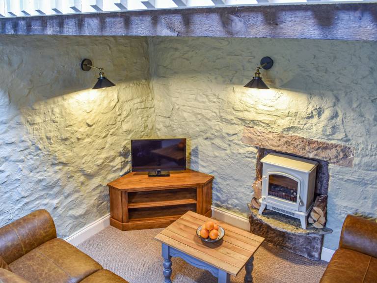 Family-oriented pleasant cottage with barbecue & yard | Pet-friendly — photo 5