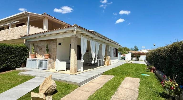 Villa with pool in San Teodoro