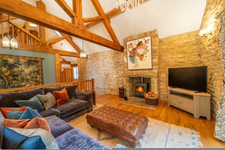 Family-friendly vacation home with patio & yard | Pets are welcome — photo 3
