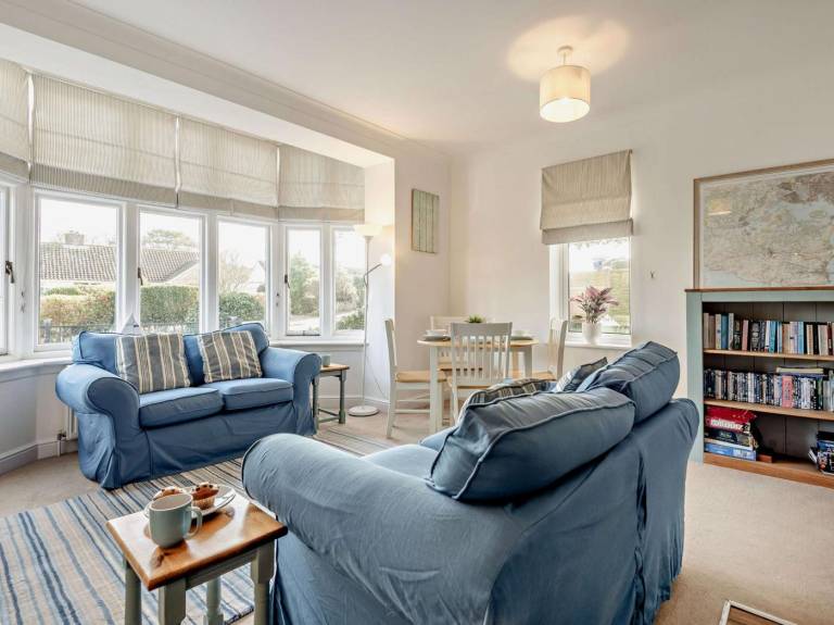 Fully equipped lovely cottage | Water view | Pets allowed — photo 4
