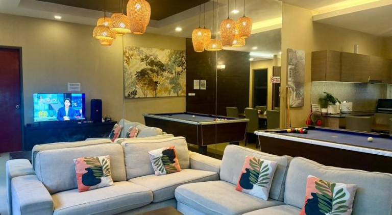 Villa with pool & jacuzzi in Chonburi