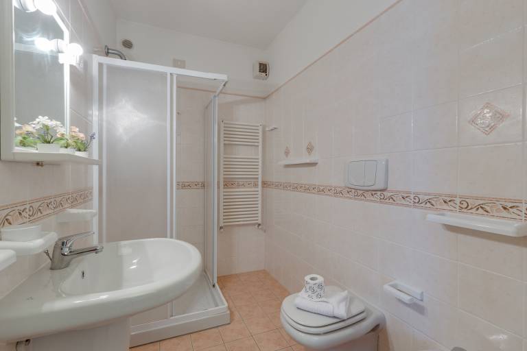 Family-friendly rental apartment with yard | Mountain view | Beach nearby | Pets are welcome — photo 5