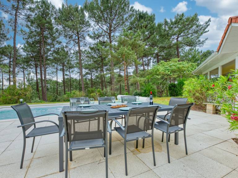 House with yard, private pool & terrace — photo 2