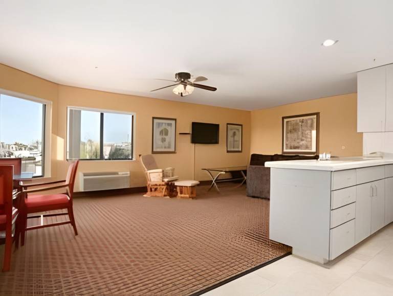 Travelodge by Wyndham Lake Havasu — photo 4