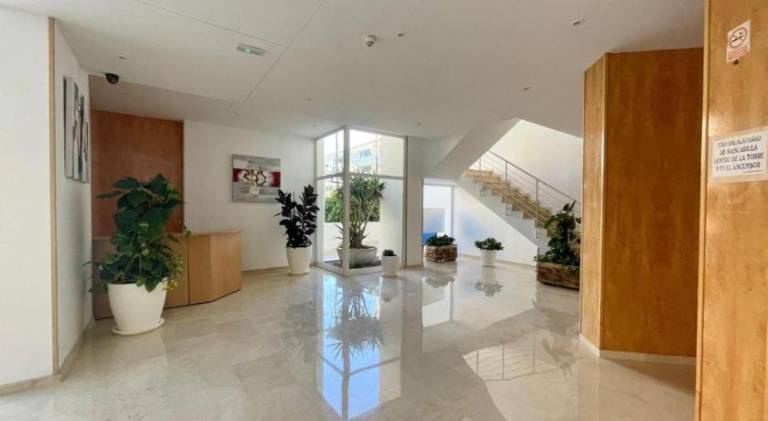 Apartment with pool — photo 4
