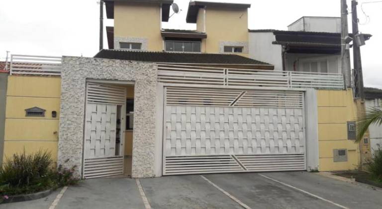 Nice house with pool | Pets allowed in Caraguatatuba