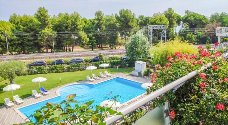 Rental apartment with pool & patio | Close to the beach | Pets allowed — photo 5