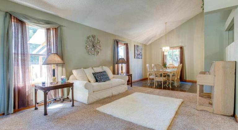 Big house with jacuzzi | Pets are welcome — photo 2