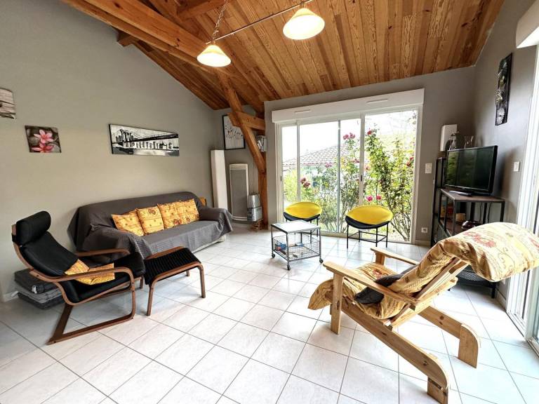 Gite with terrace, yard & barbecue — photo 2
