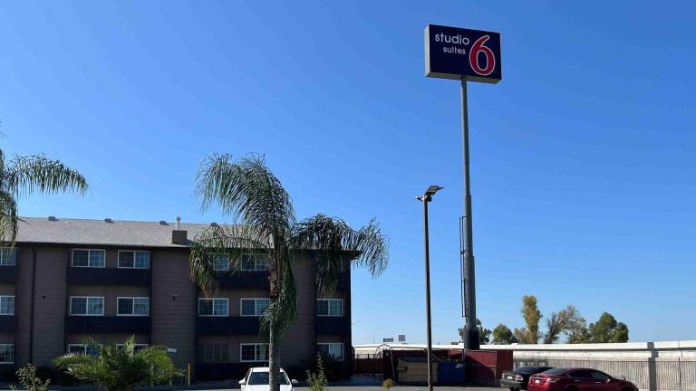 Studio 6 Suites Delano CA