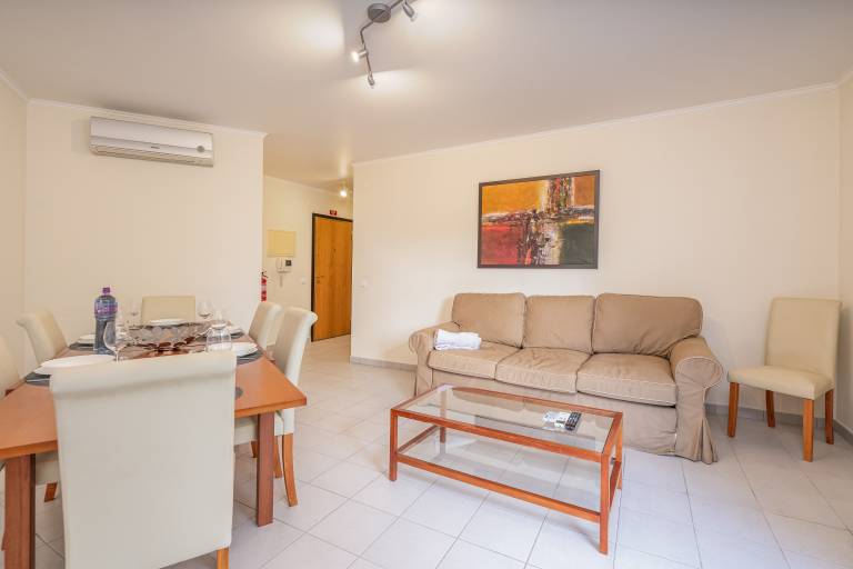 Apartment 'Cool Motion Rocha Beach T2' with Balcony, Wi-Fi and Air Conditioning in Portimão