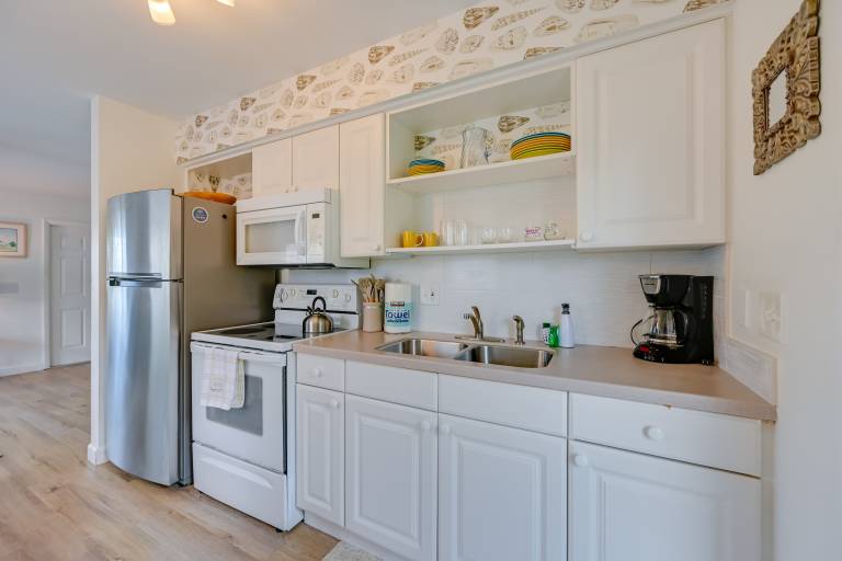 Cozy & Bright Naples Abode w/ Community Amenities! — photo 2