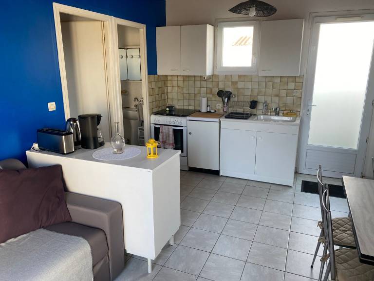 Vacation home with patio | Close to the beach | Pet-friendly — photo 3