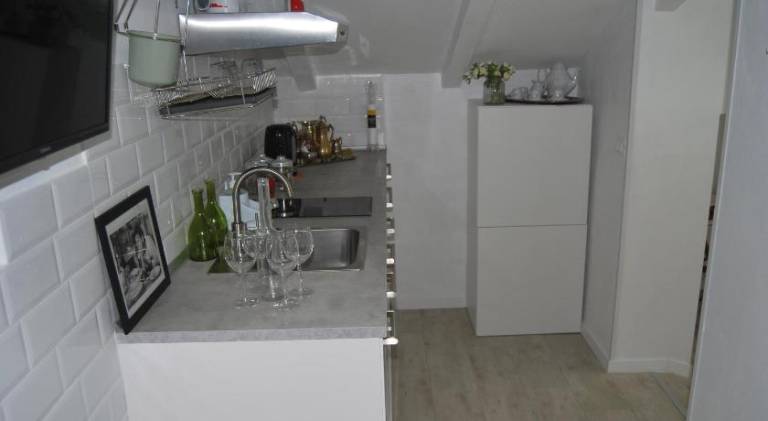 Holiday apartment | Close to Two Towers — photo 5