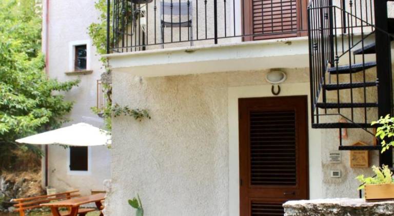 Lovely holiday apartment with yard & barbeque | Pets allowed in L'Aquila