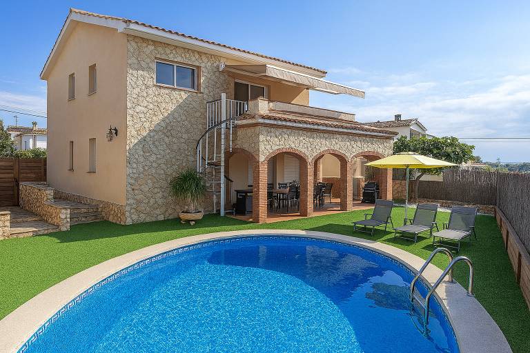 Ferienhaus in Pineda de Mar für max. 8 Personen Ferienhaus in Pineda de Mar für max. 8 Personen