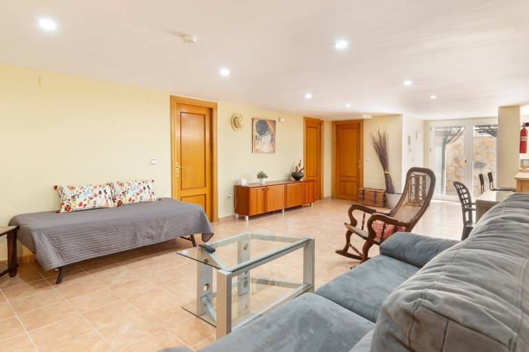 Family-friendly nice rental apartment with garden, pool & grill | Sea view | Close to the beach | Perfect for remote work | Pets allowed — photo 2