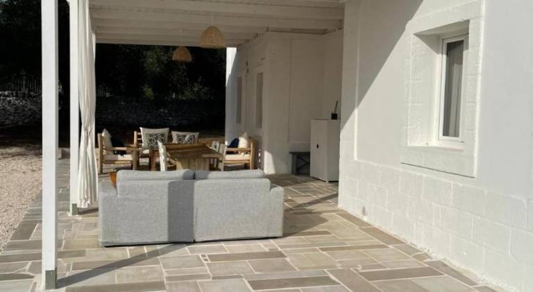 Villa with pool — photo 5