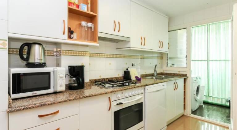 Charming holiday apartment with yard, private pool & patio | Beach nearby | Pet-friendly — photo 3