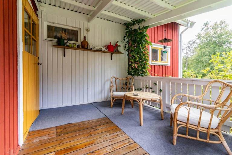 House with barbecue & patio — photo 4