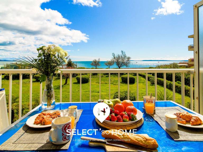 Studio facing the beach - Parking included in Le Lavandou